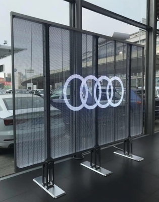 Videowall trasparente ad alta risoluzione con elevata luminosità 4500cd/m²