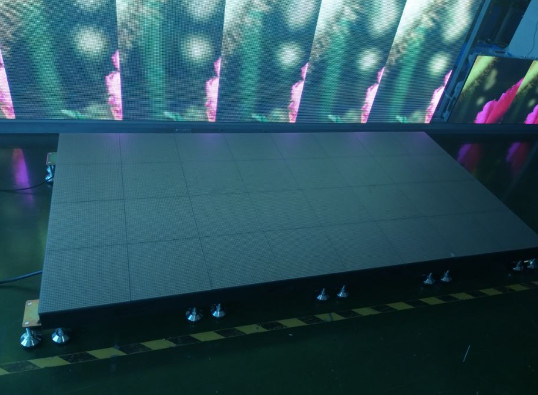 Controllo DMX schermo a LED piastrelle per pavimenti interni / esterni Materiale in lega di alluminio di alta qualità