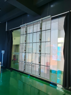 Display a LED trasparente al 75% Spazio di installazione per interni / esterni