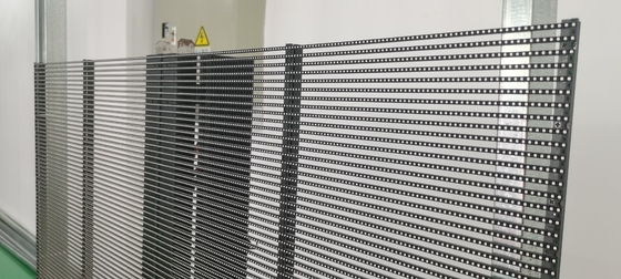 Display a LED trasparente al 75% Spazio di installazione per interni / esterni
