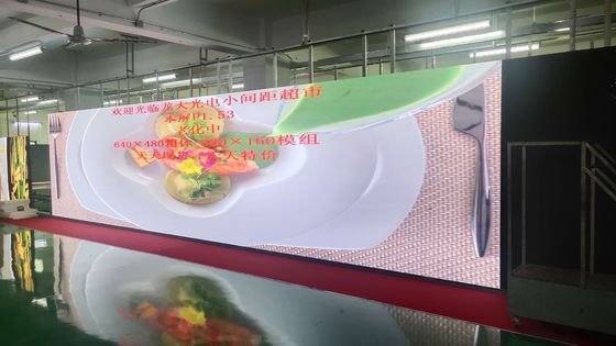Schermo LED da 1,25 mm ad alta luminosità e pixel ridotti, max. 800 W/m² per display interni