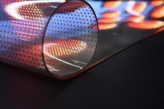 schermo LED in vetro trasparente P3.91mm serie olografica aggiornamento 3840Hz
