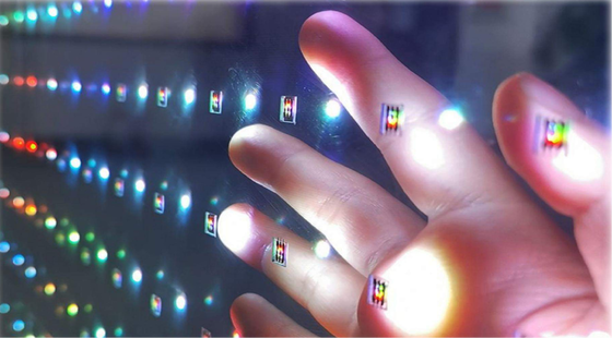 schermo LED in vetro trasparente P3.91mm serie olografica aggiornamento 3840Hz
