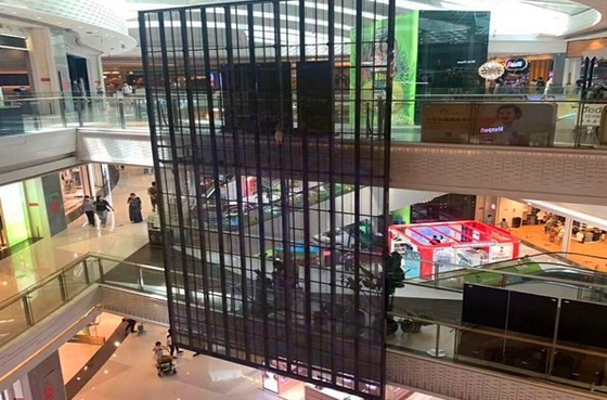 Lo schermo principale di vetro trasparente HD di P3.91mm 1R1G1B ha condotto Mesh Video Wall ISO9001