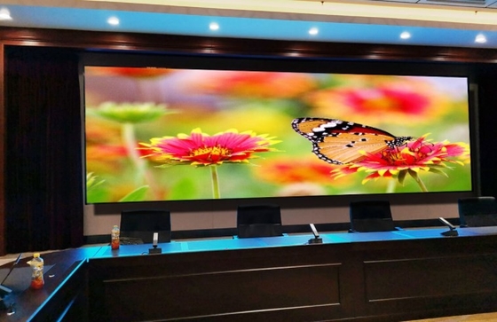 Piccola esposizione di LED del pixel del passo fine dell'interno di SMD 600nits 1000cd/m2 per la radiodiffusione
