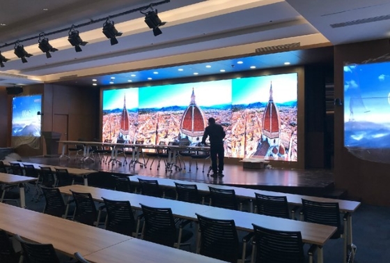 Ampio angolo di visione del piccolo del pixel P2.5 di LED dell'esposizione schermo dell'interno di colore pieno LED video