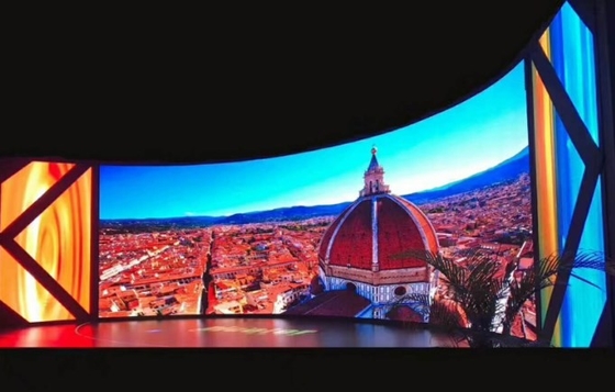 Il tabellone per le affissioni all'aperto dell'interno curvo di alluminio dello schermo P3.91mm Digital LED della pressofusione LED