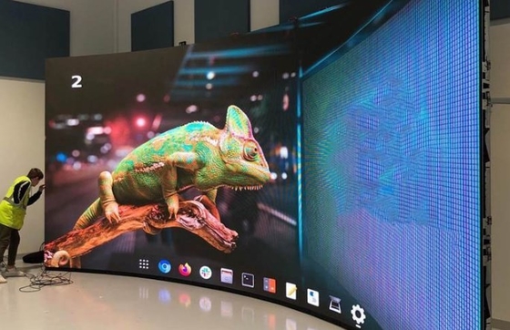 La curva all'aperto dell'interno LED del fondo di fase dello schermo di P3.91 LED visualizza